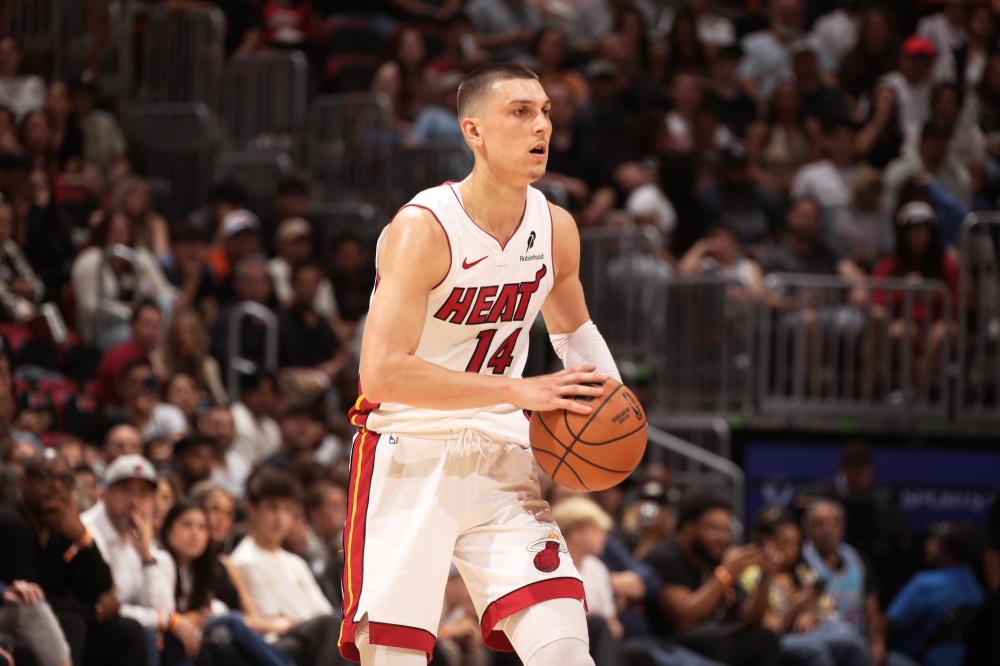 误地坠入篮 误地坠入篮